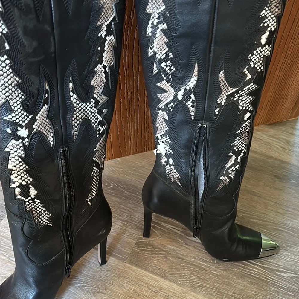 Gianni Bini Katyanna snake & black boots - Picture 13 of 14